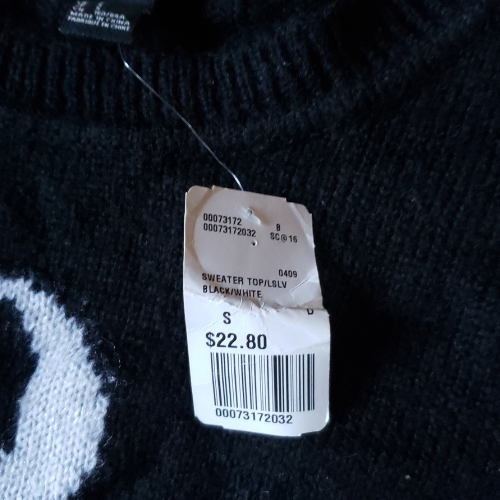 Sweater - Picture 3 of 3